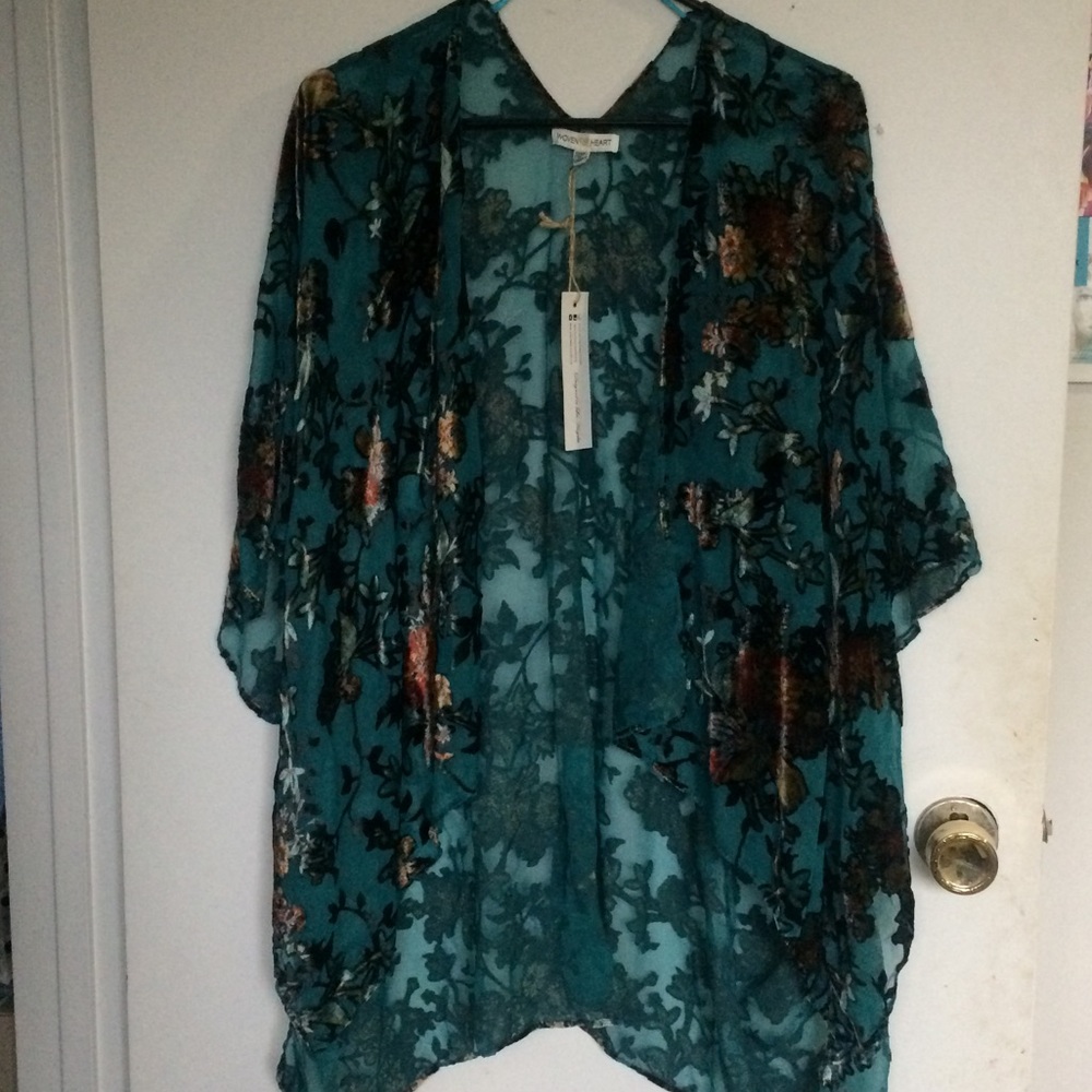 Woven Heart Floral Green Top